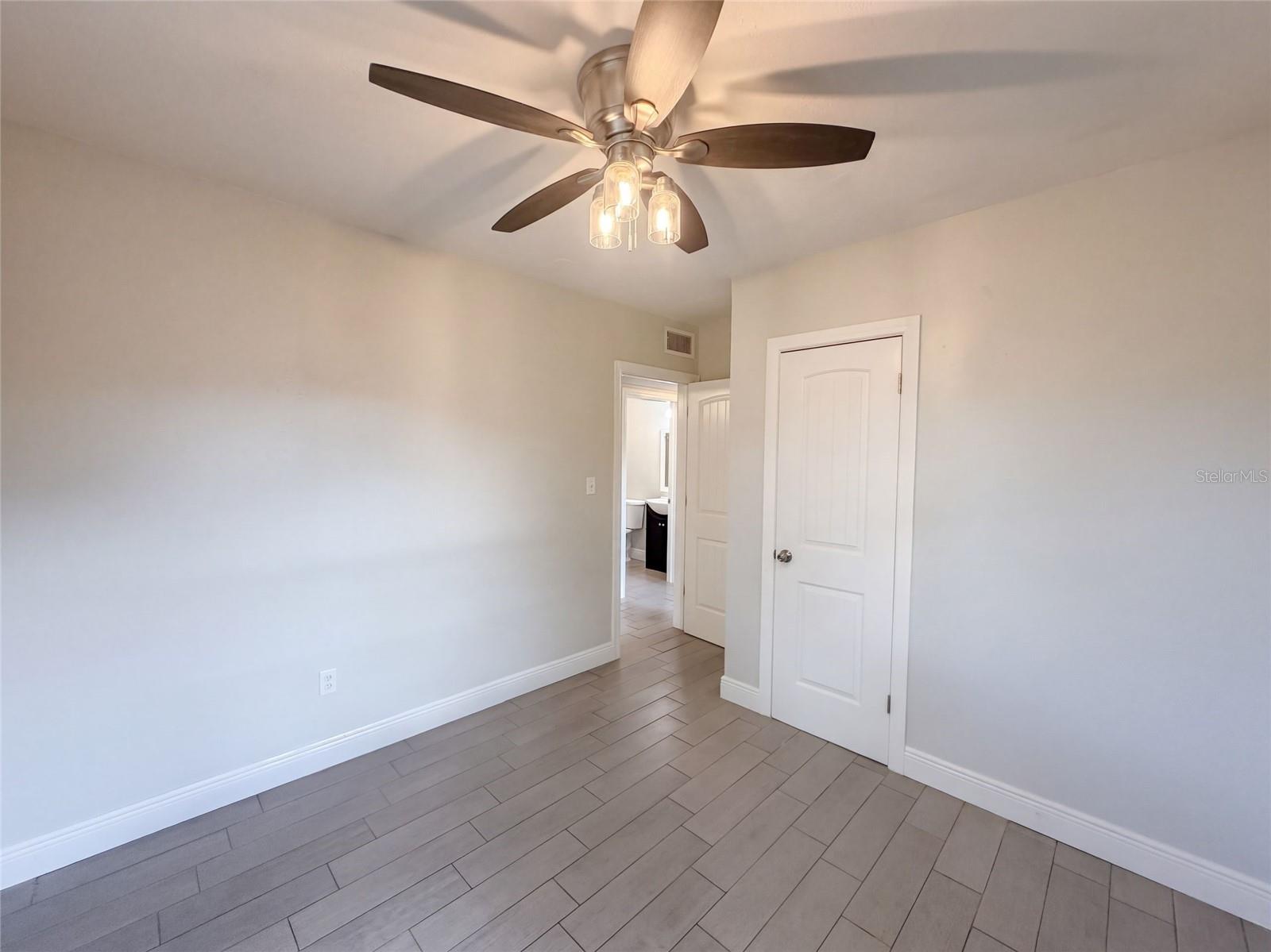 1610 STEVENSONS DR — photo 12