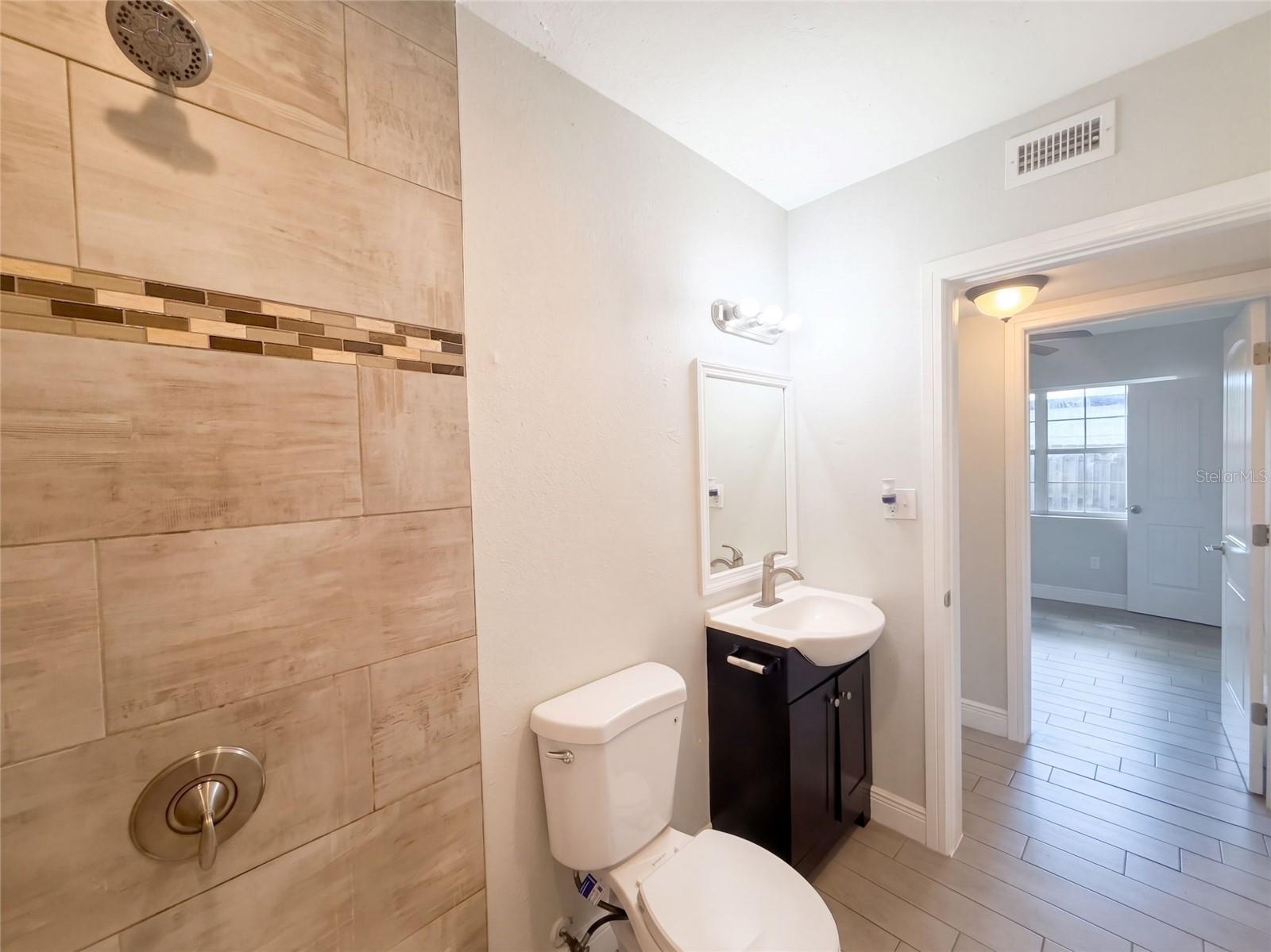 1610 STEVENSONS DR — photo 18