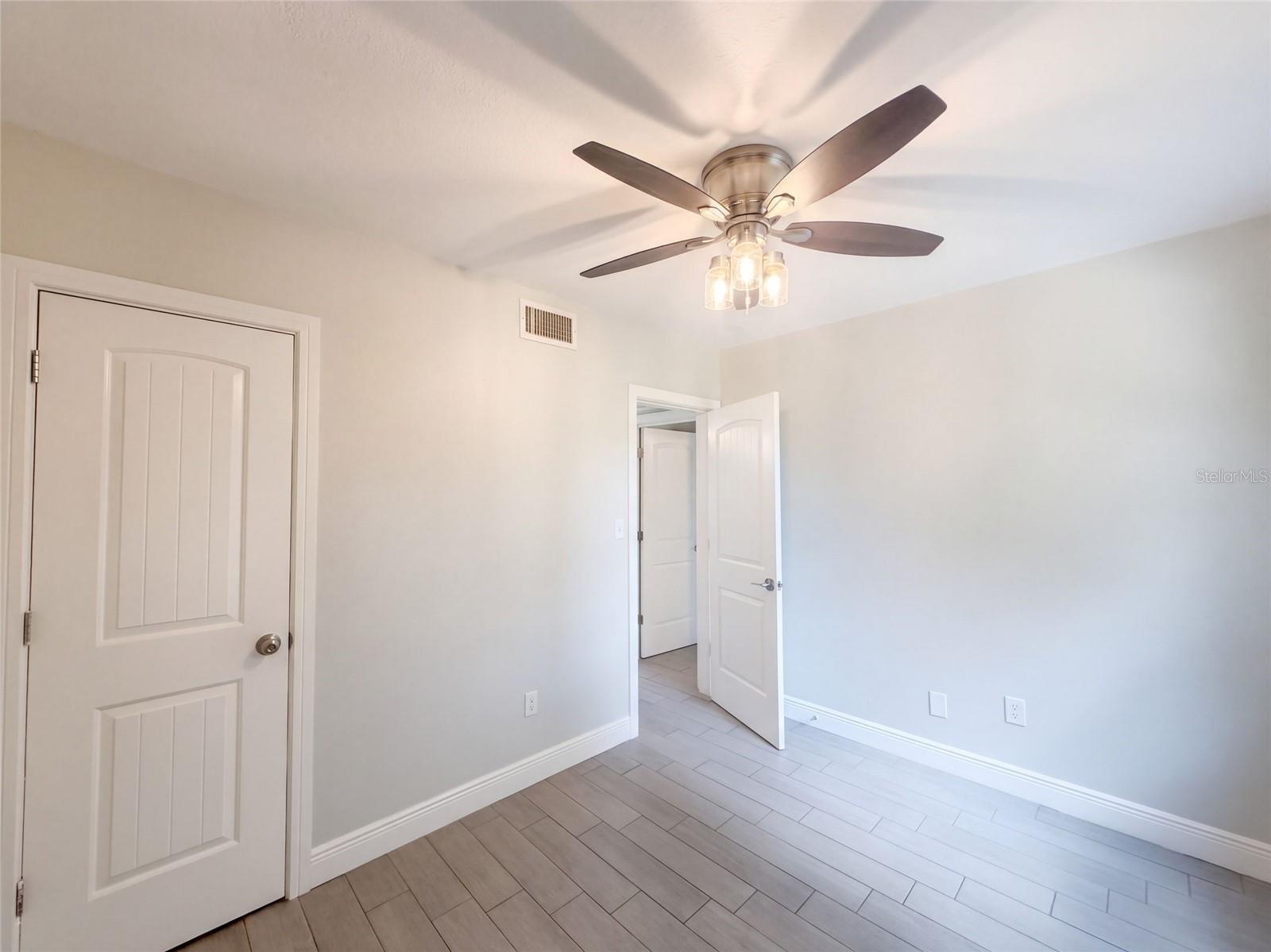 1610 STEVENSONS DR — photo 10
