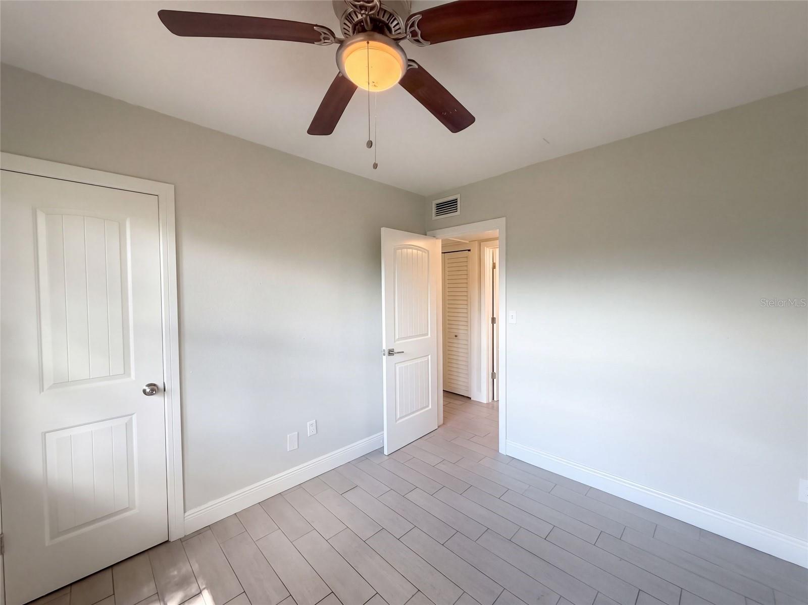 1610 STEVENSONS DR — photo 14