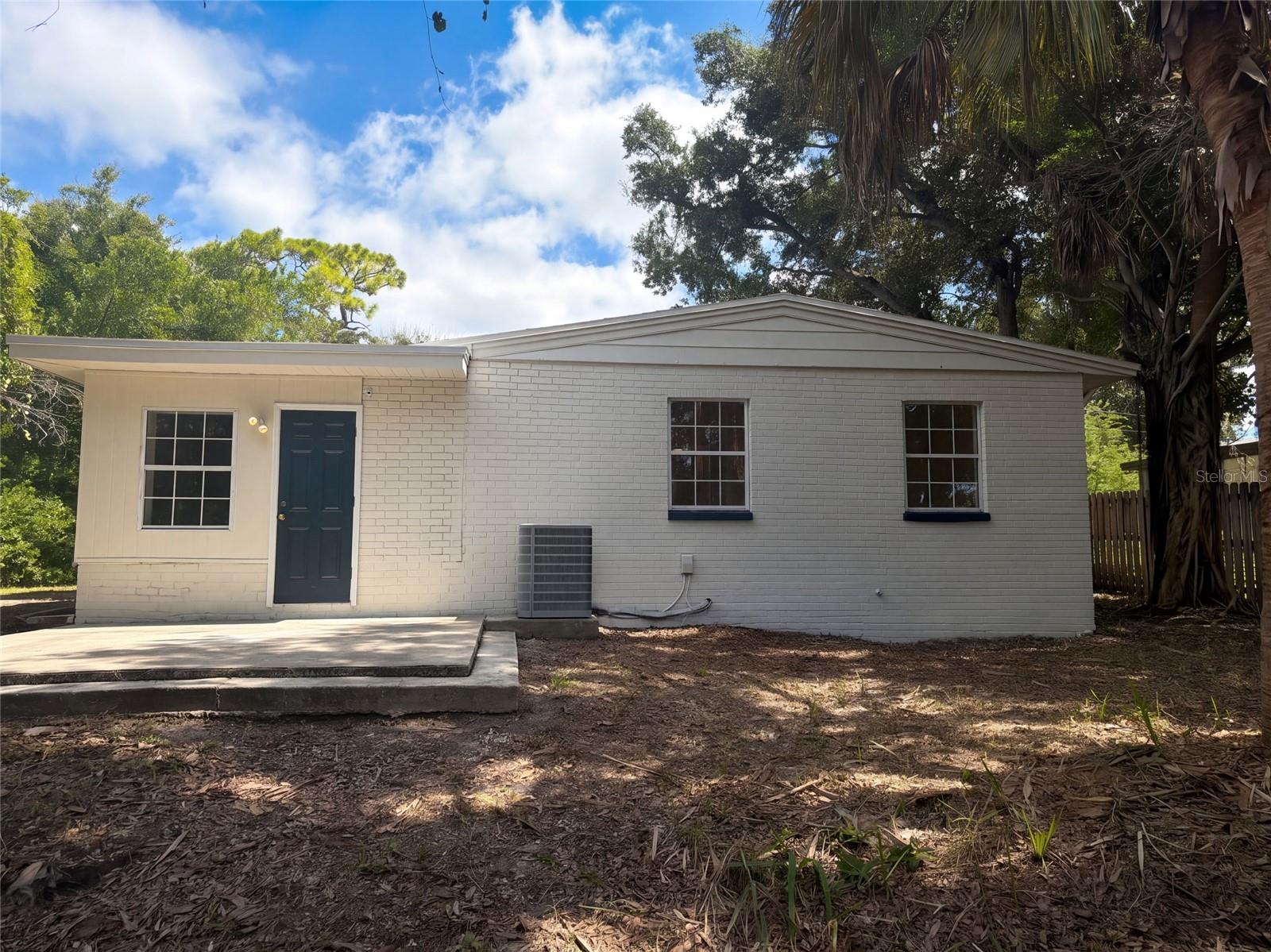 1610 STEVENSONS DR — photo 5