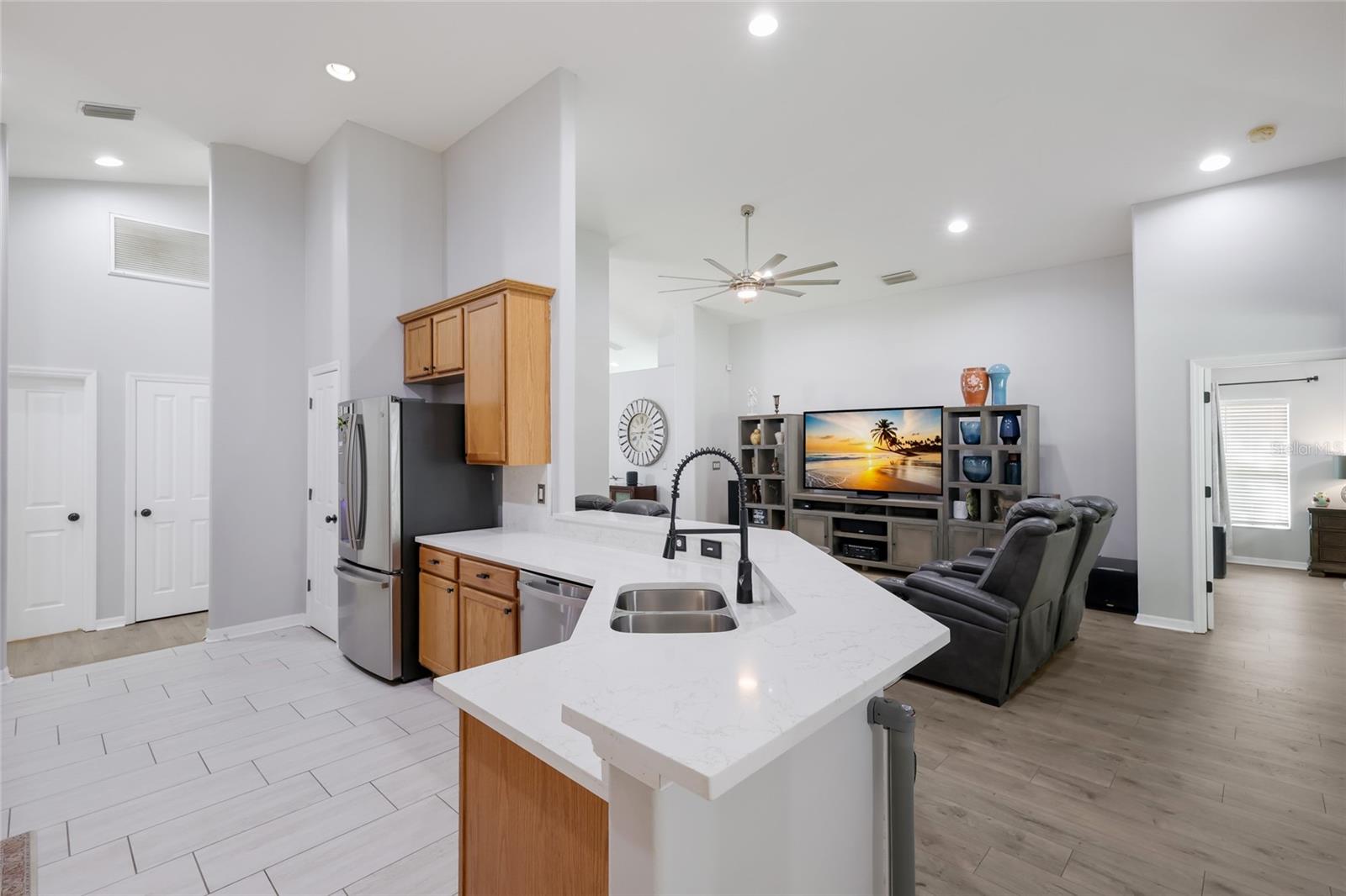 7625 NOTTINGHILL SKY DR — photo 12