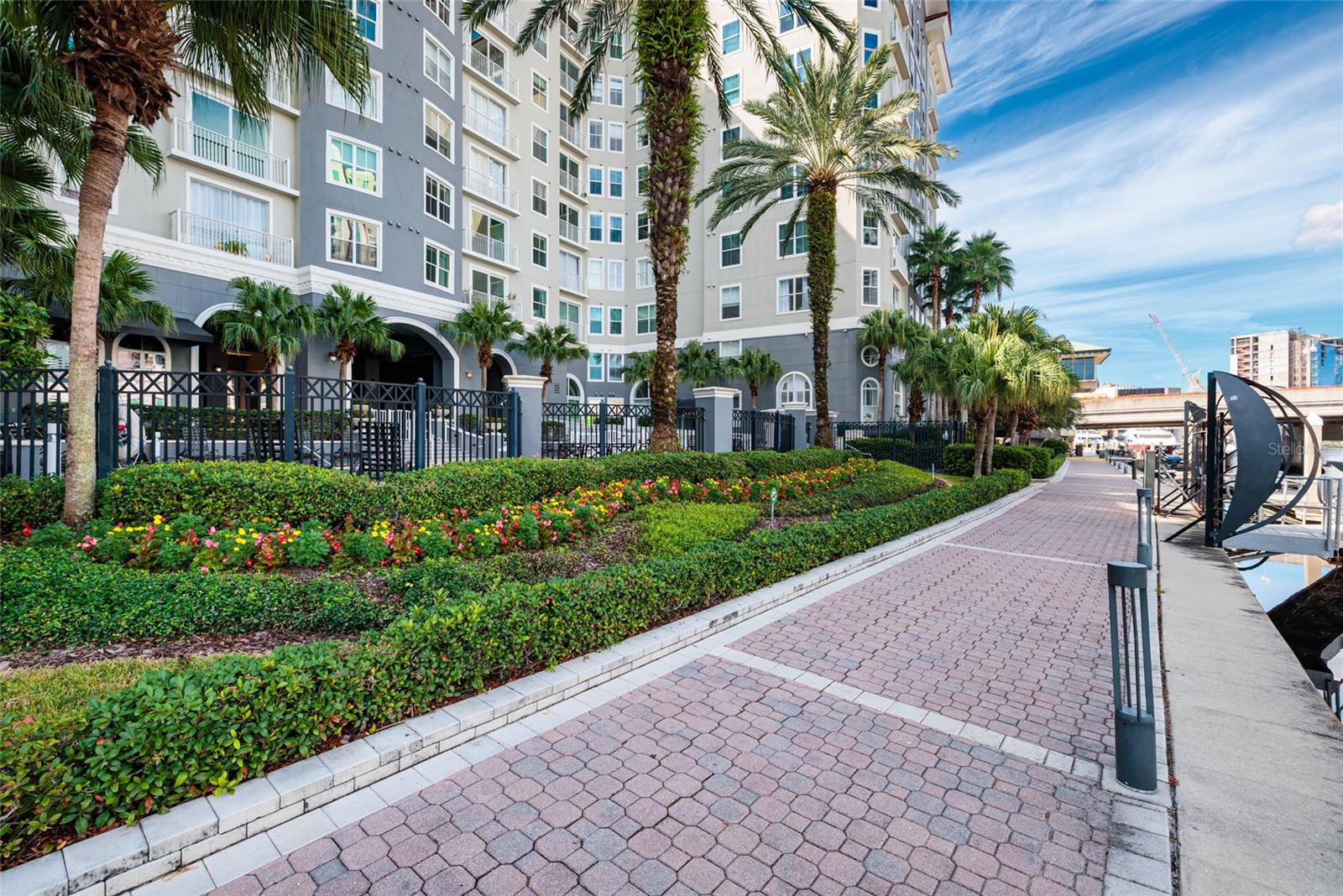 700 S HARBOUR ISLAND BLVD #825 — photo 33