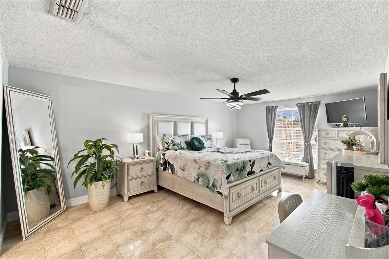 1325 OAKCREST DR — photo 28