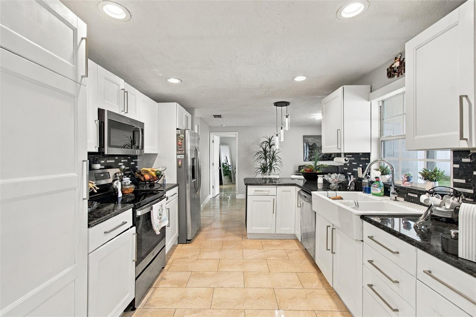 1325 OAKCREST DR — photo 15