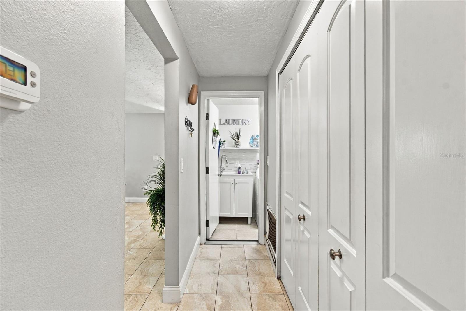 1325 OAKCREST DR — photo 23