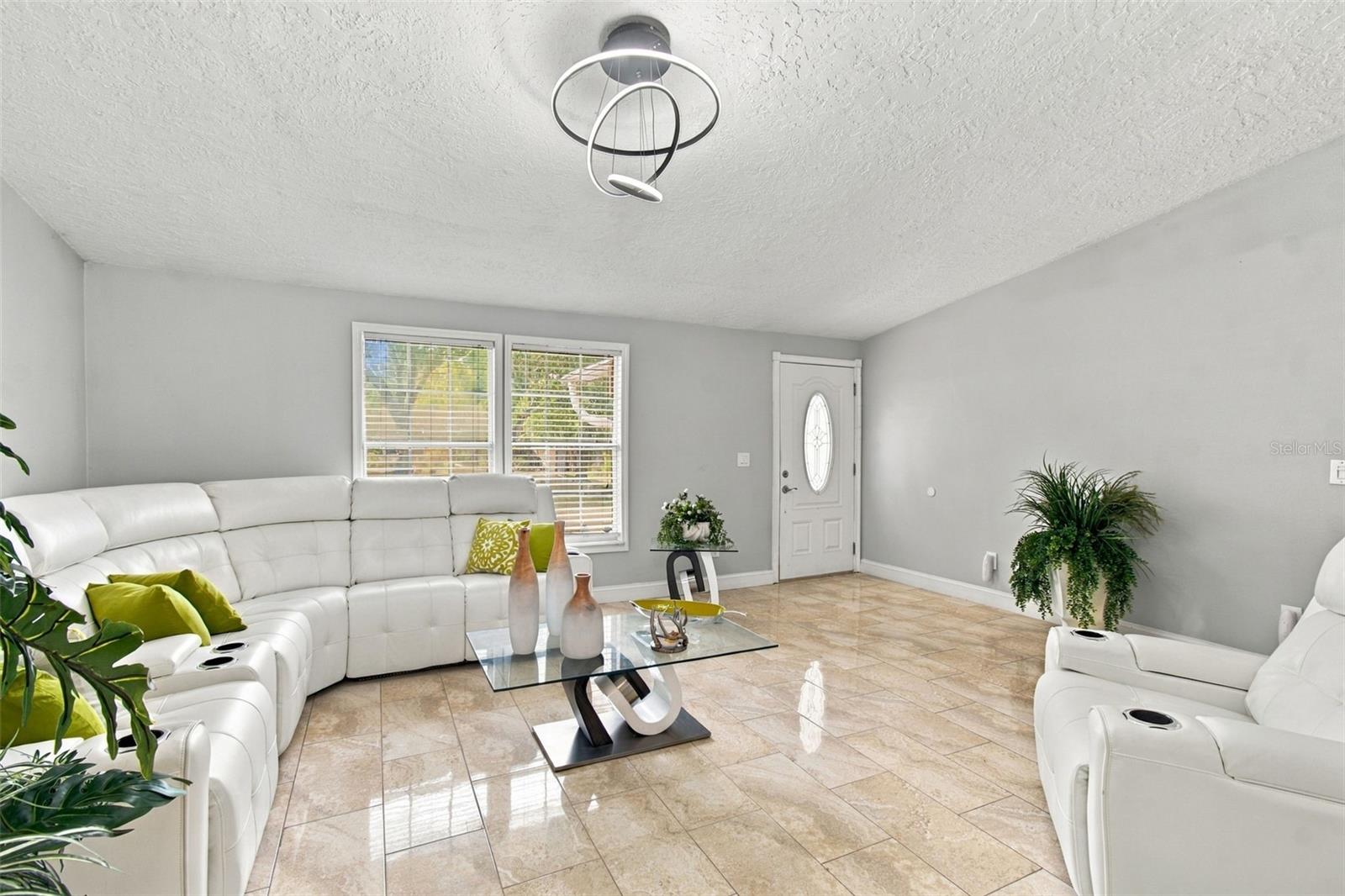 1325 OAKCREST DR — photo 10