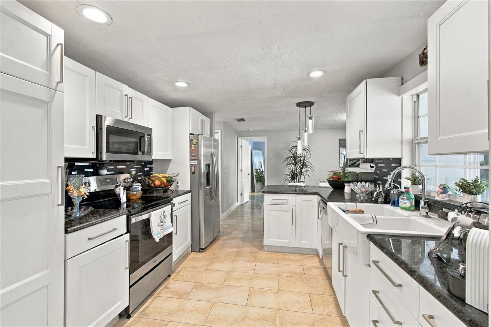 1325 OAKCREST DR — photo 14