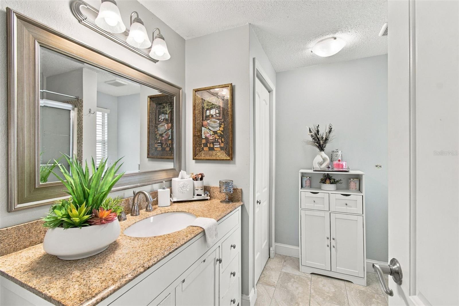 1325 OAKCREST DR — photo 34