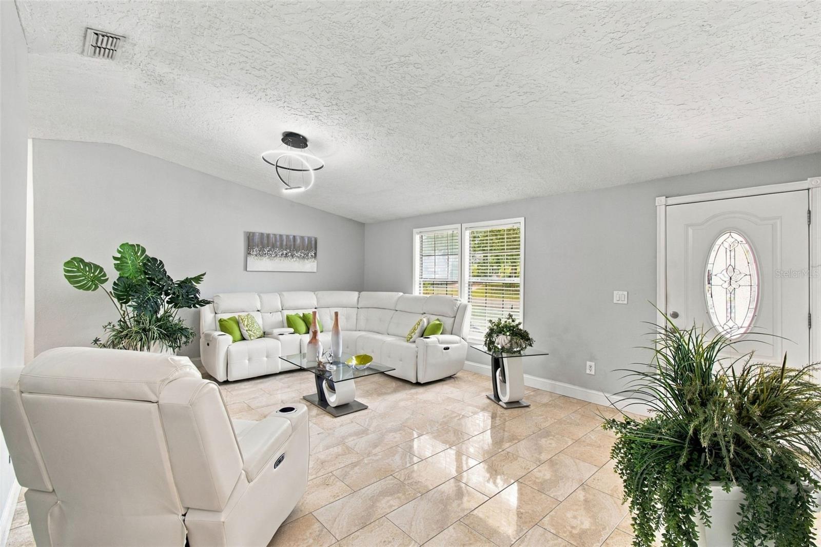 1325 OAKCREST DR — photo 8