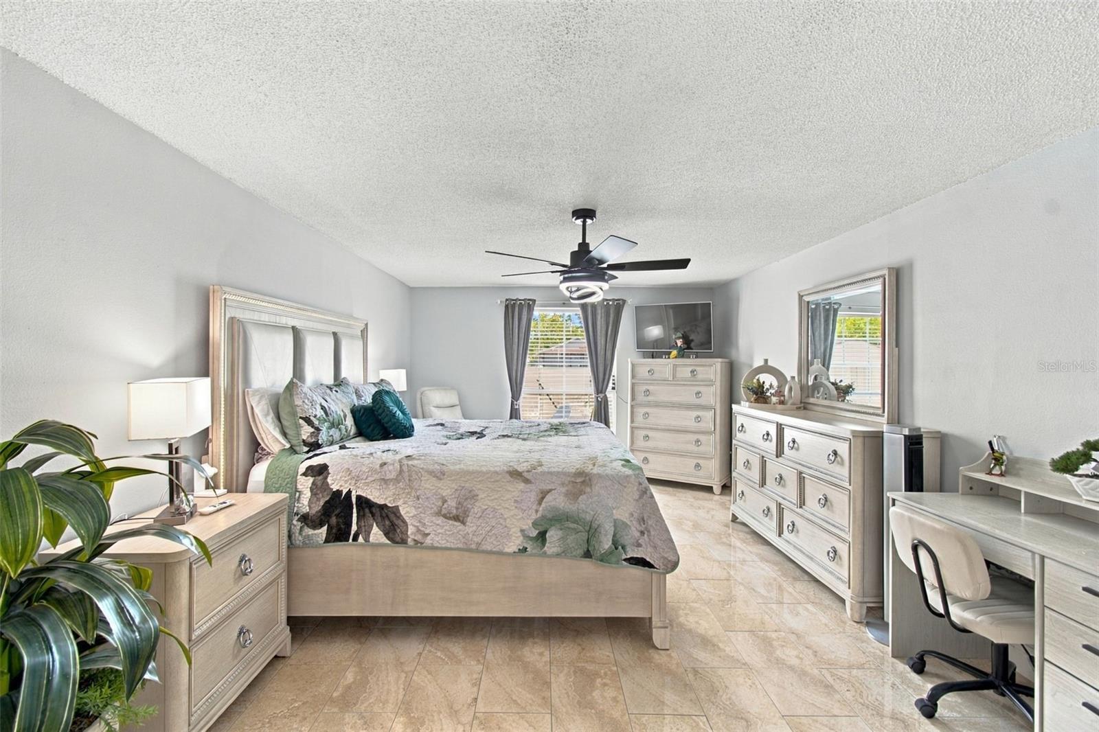 1325 OAKCREST DR — photo 29