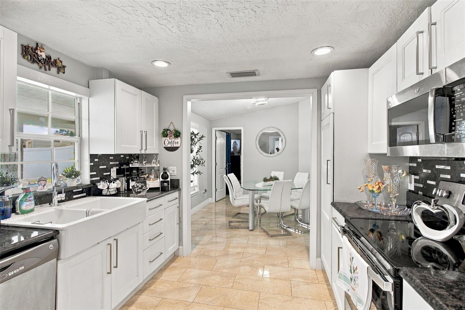 1325 OAKCREST DR — photo 18