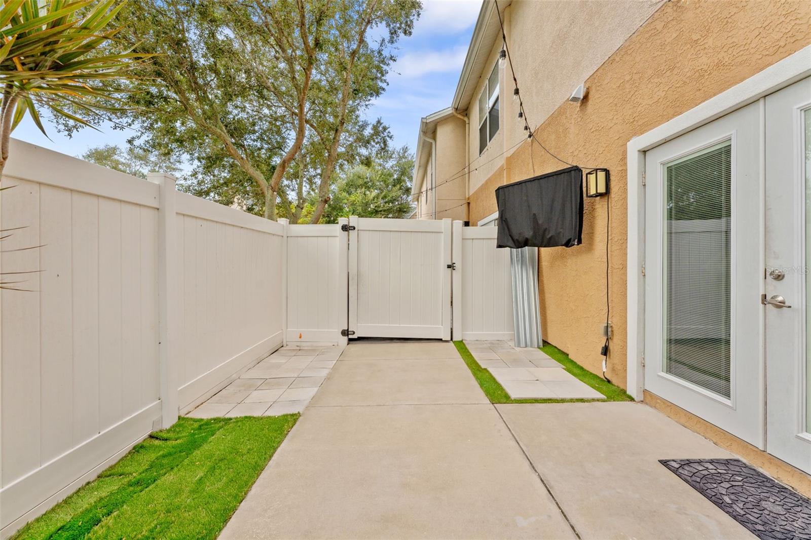 4363 TYLER CIR N — photo 39