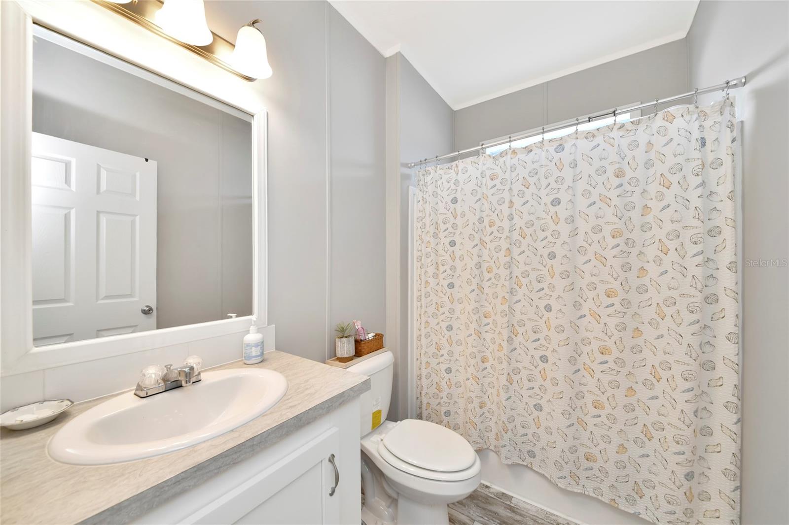 6843 HIKINA DR — photo 24