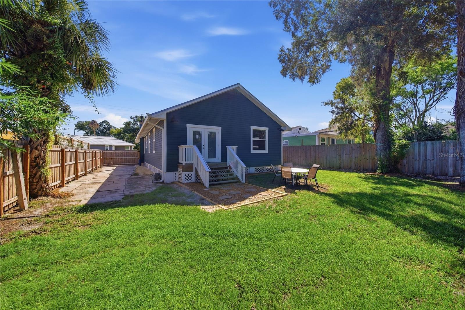 2910 N OLA AVE — photo 31