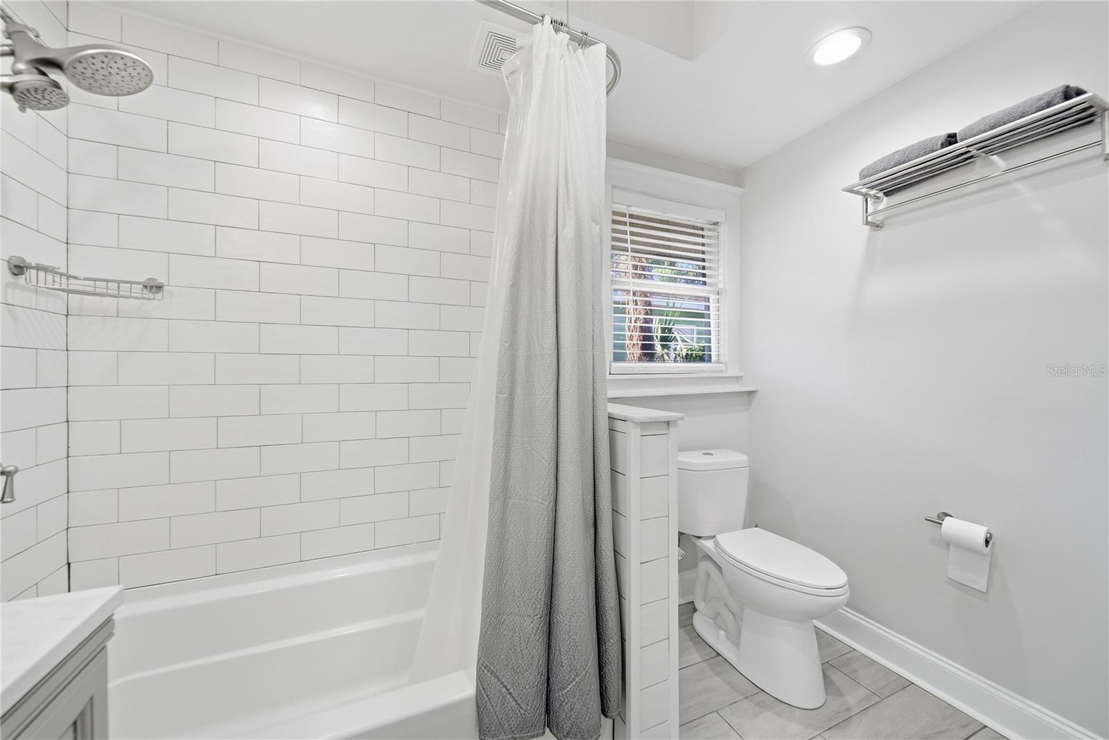 2910 N OLA AVE — photo 12