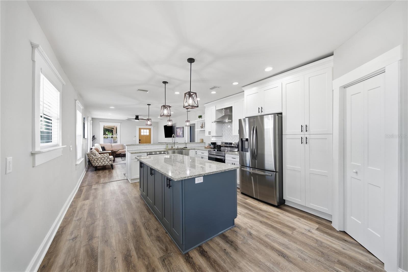 2910 N OLA AVE — photo 17