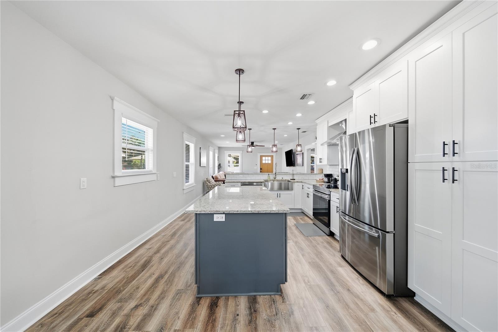 2910 N OLA AVE — photo 16