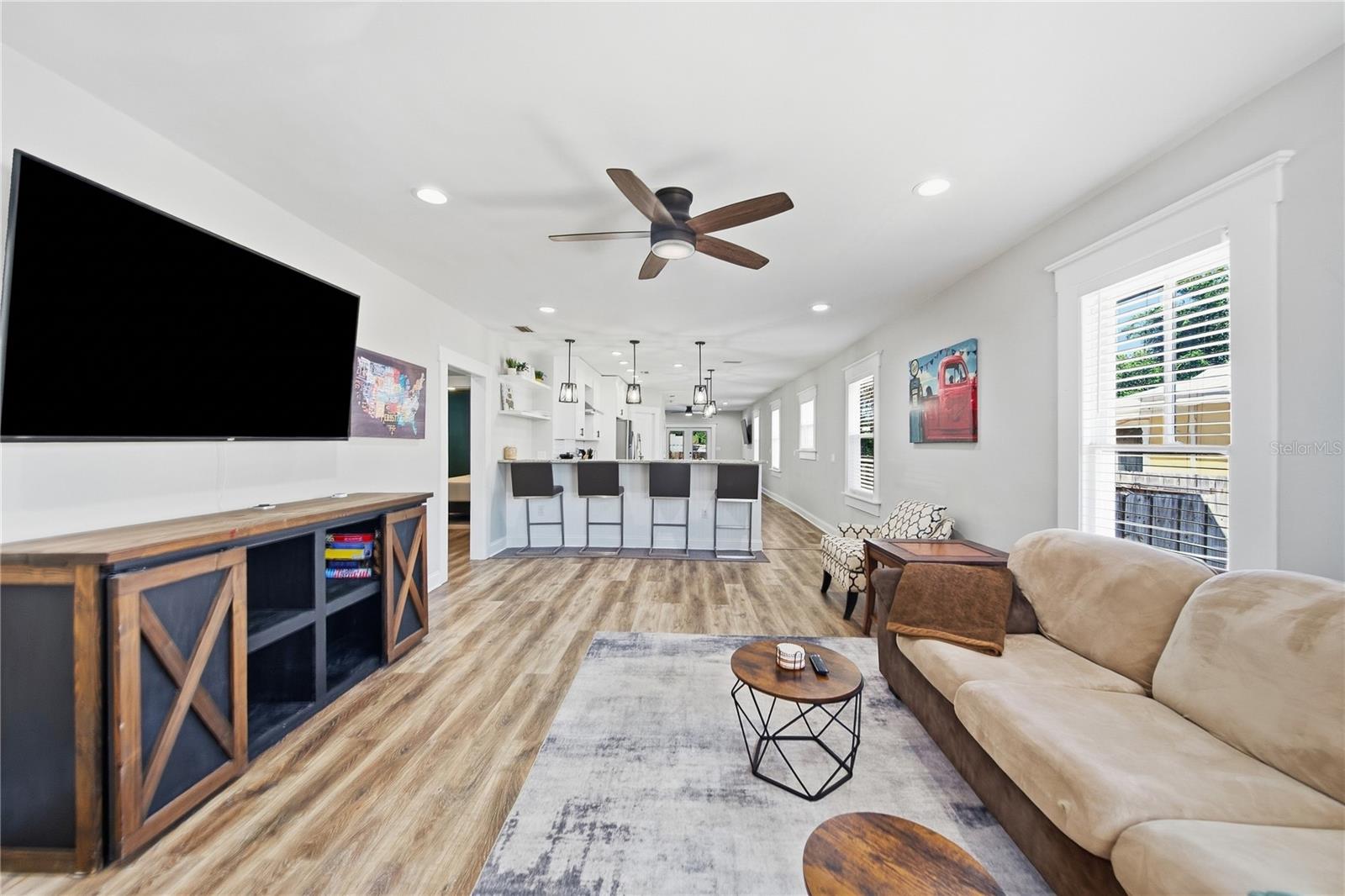 2910 N OLA AVE — photo 8