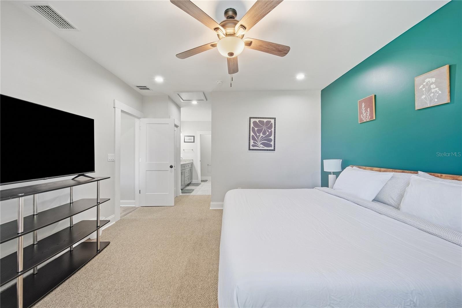 2910 N OLA AVE — photo 23