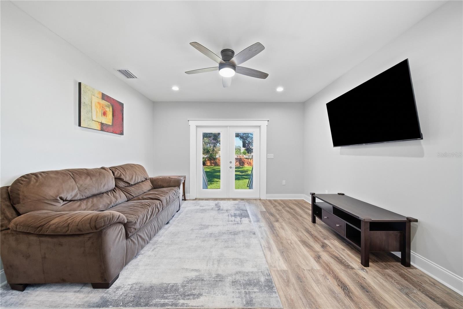 2910 N OLA AVE — photo 20