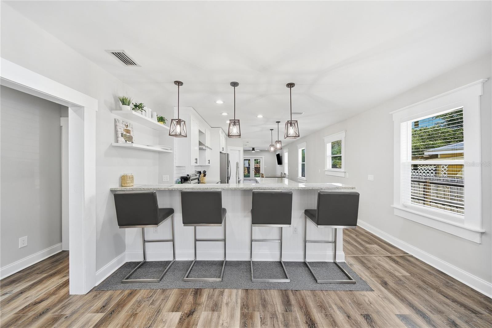 2910 N OLA AVE — photo 13