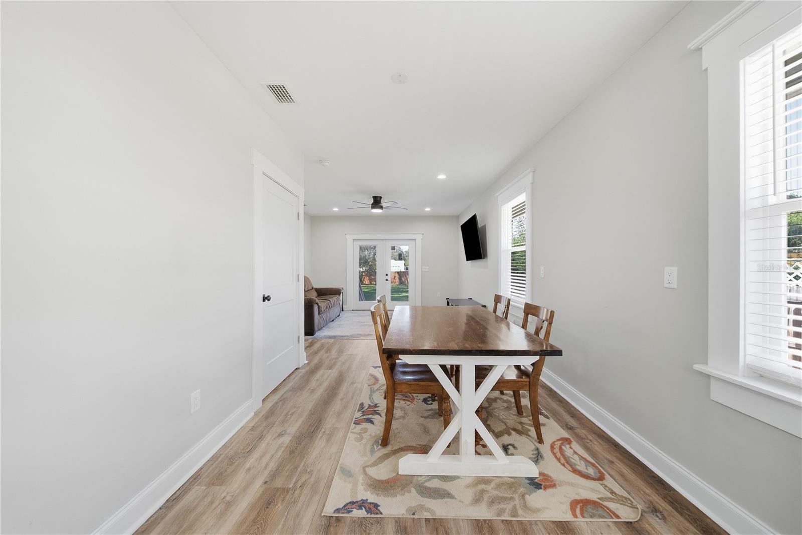 2910 N OLA AVE — photo 19