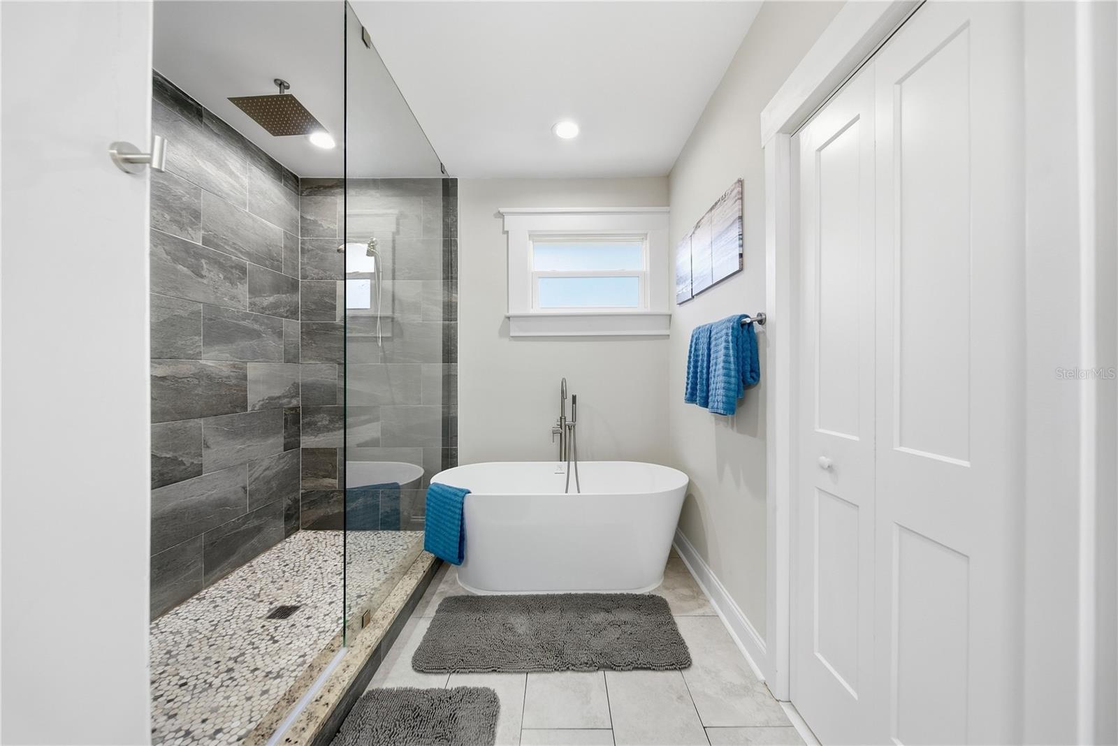 2910 N OLA AVE — photo 26