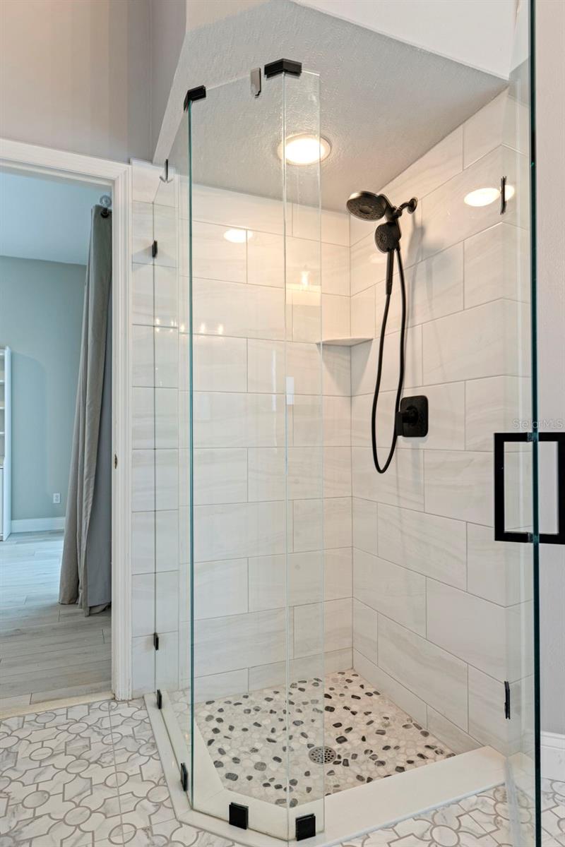 903 WHIPPOORWILL DR — photo 23