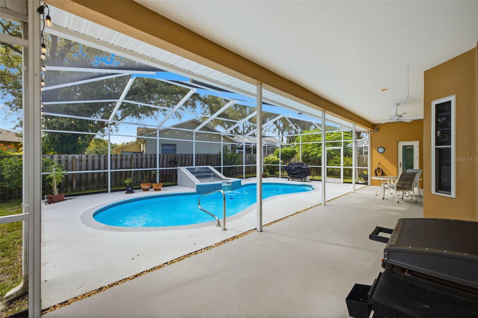 903 WHIPPOORWILL DR — photo 32