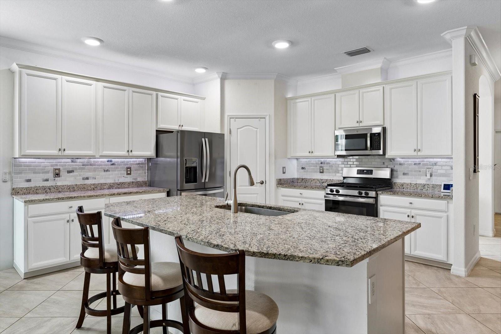 2505 AVOLET CT — photo 27