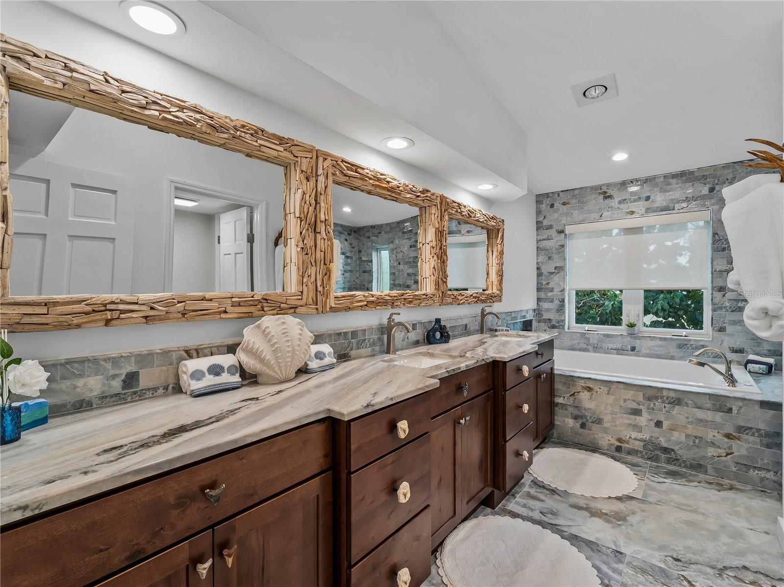 7630 MANASOTA KEY RD — photo 59