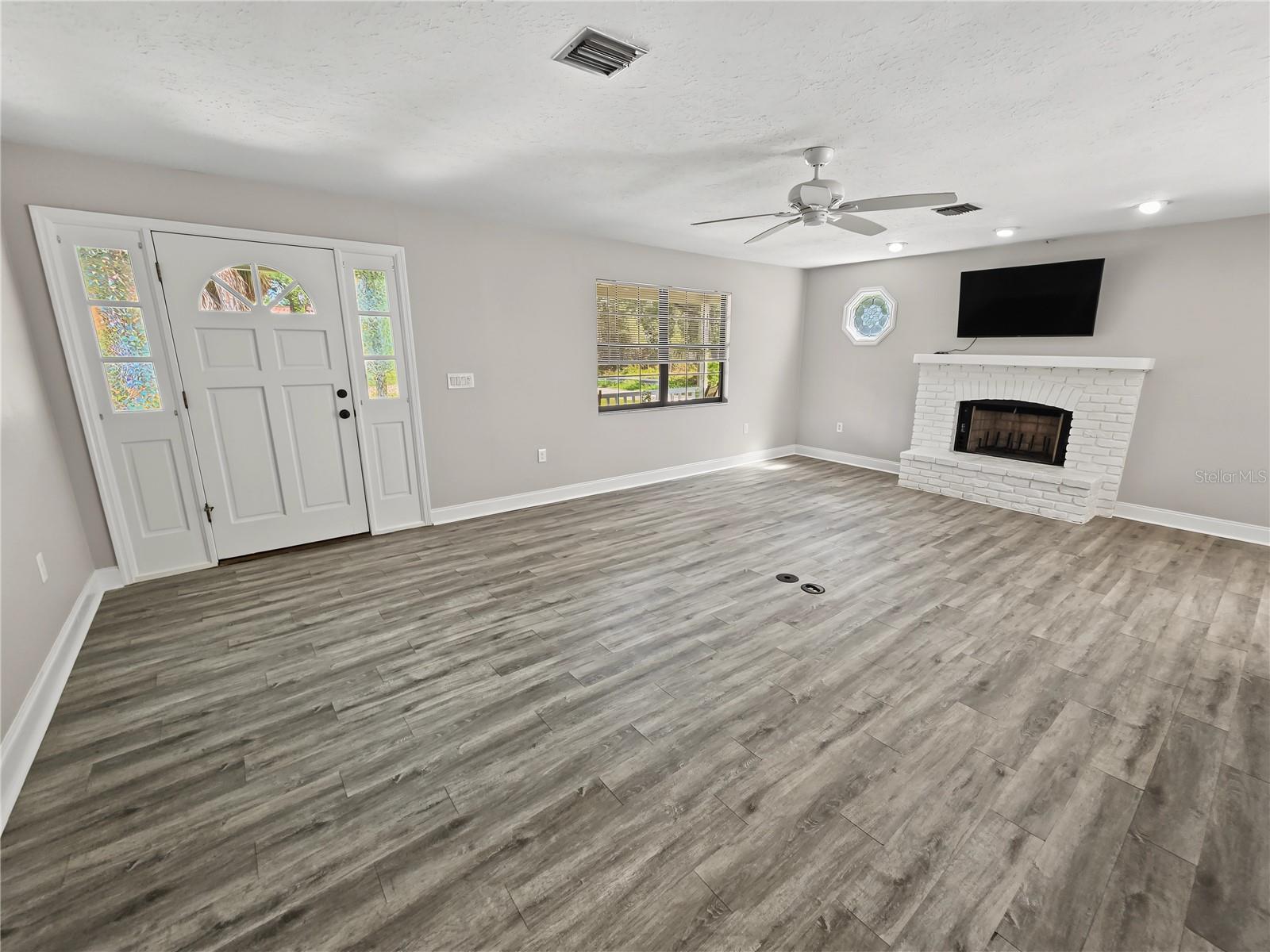4598 CACTUS AVE — photo 16