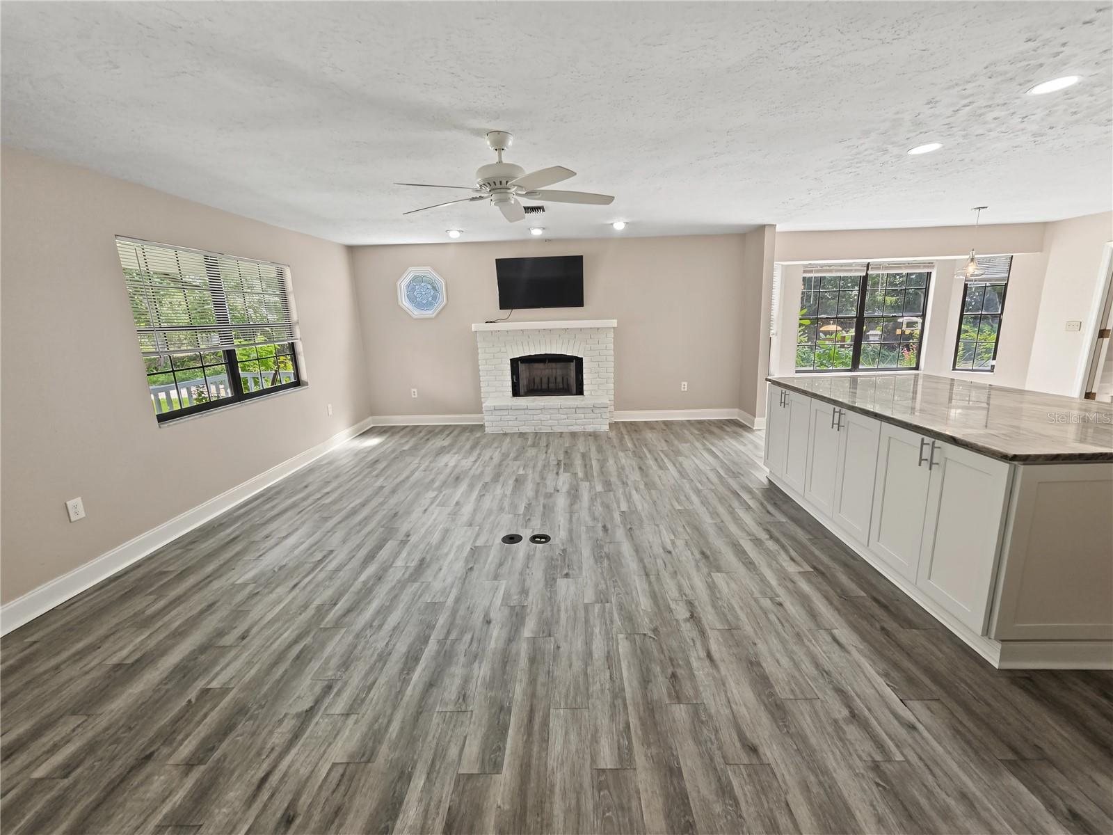 4598 CACTUS AVE — photo 18
