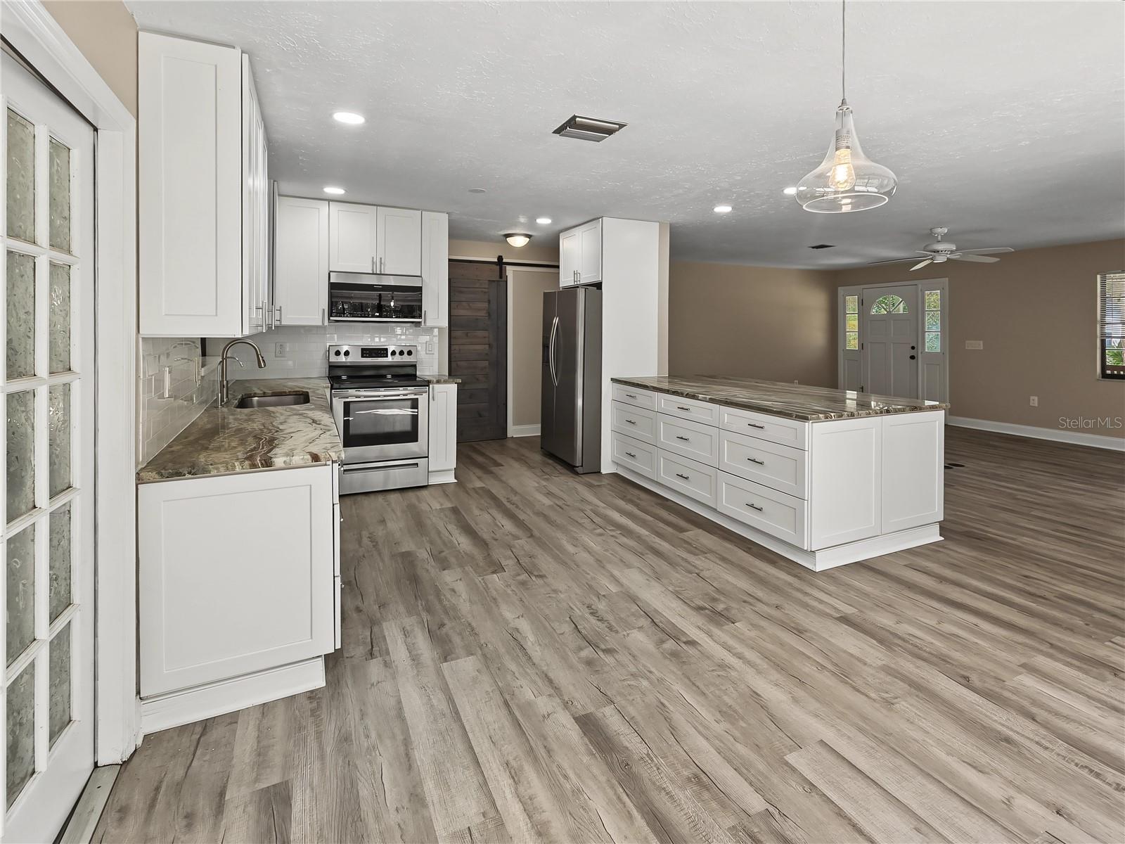 4598 CACTUS AVE — photo 23