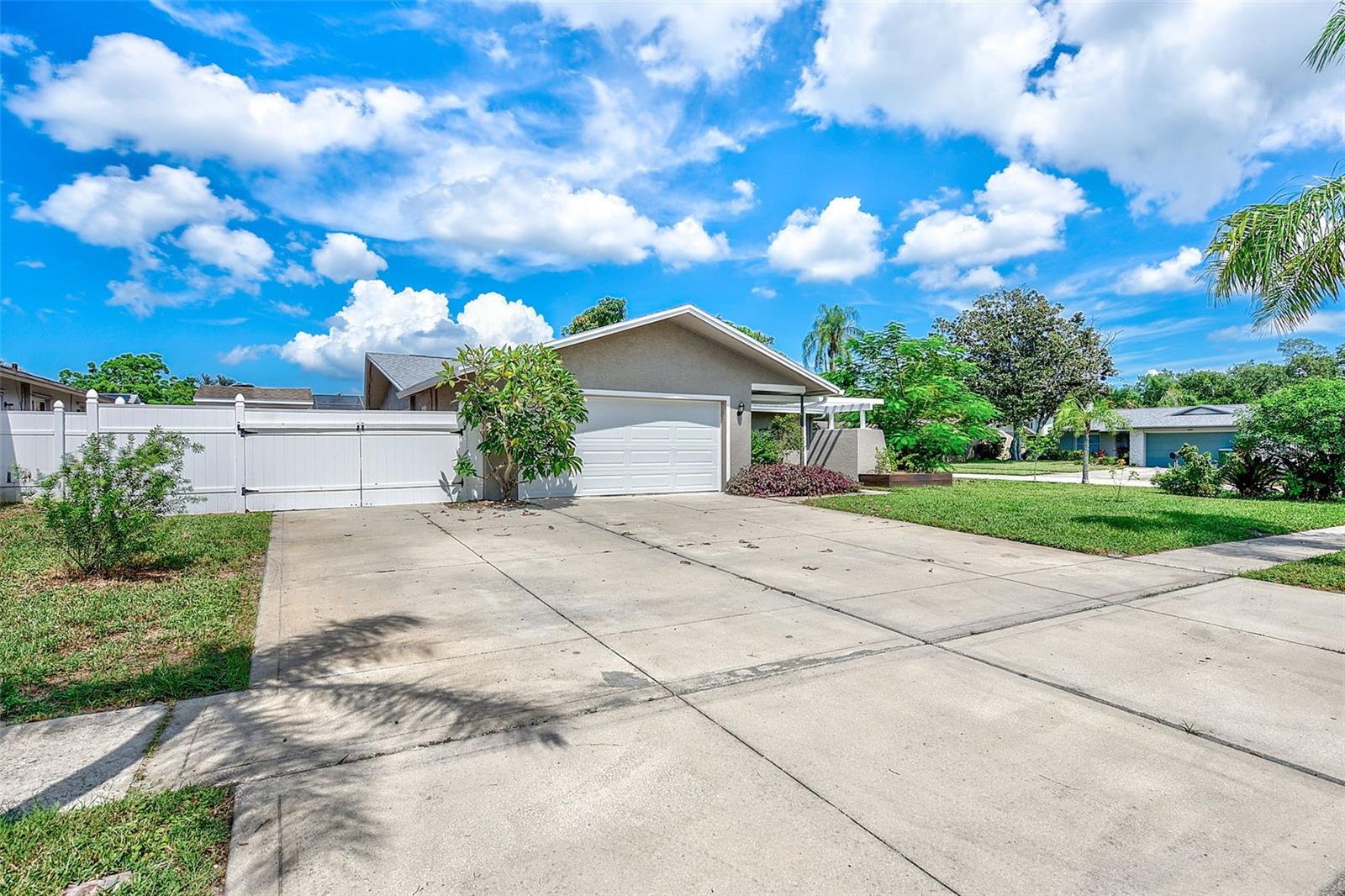 13331 HACIENDA DR — photo 36