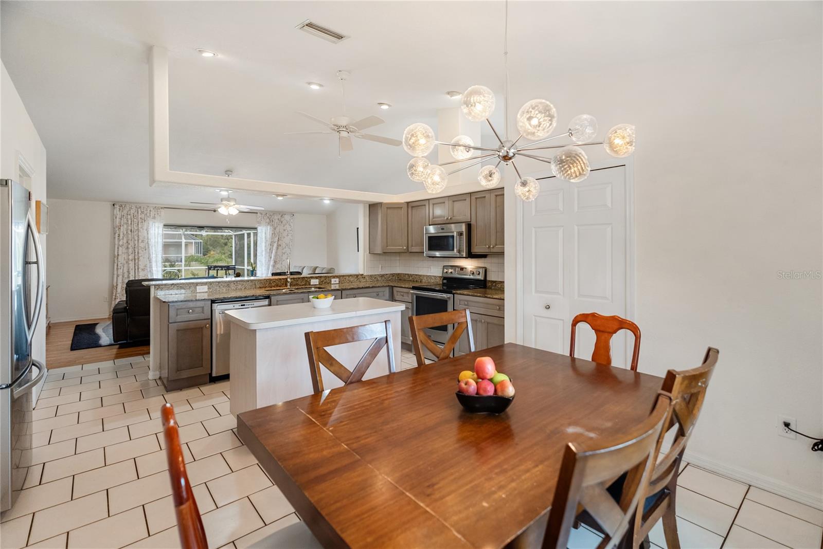 4268 MULGRAVE AVE — photo 8