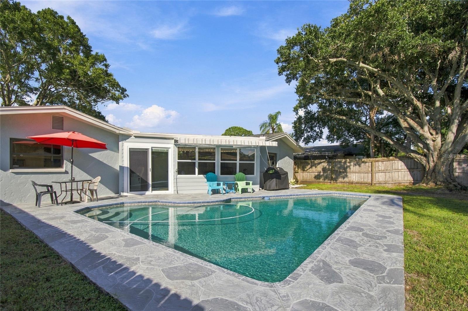 1813 DRIFTWOOD CIR N — photo 32