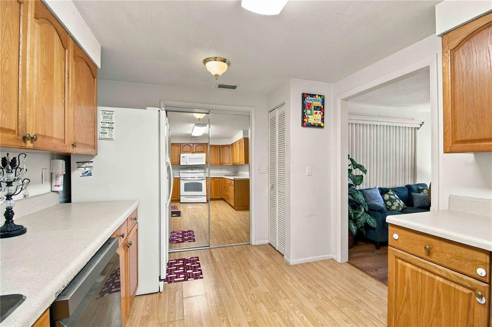 2127 SHAWNEE ST — photo 14