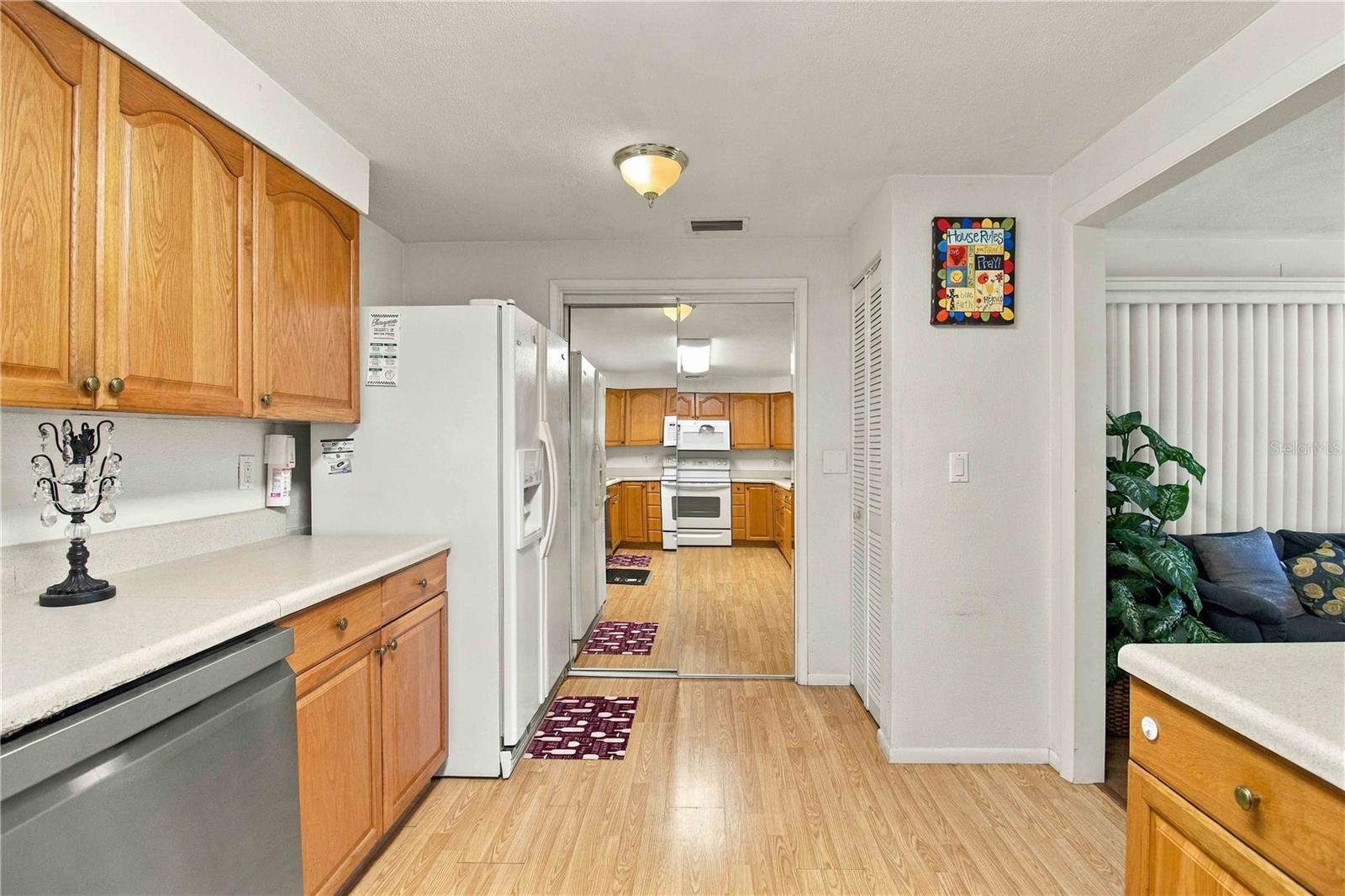 2127 SHAWNEE ST — photo 15