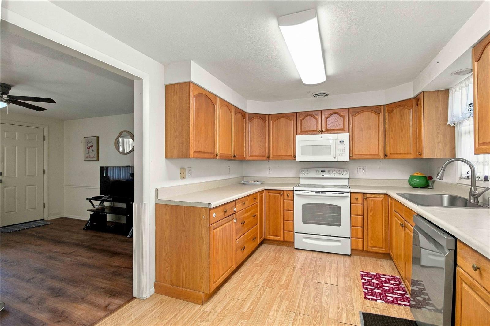 2127 SHAWNEE ST — photo 10