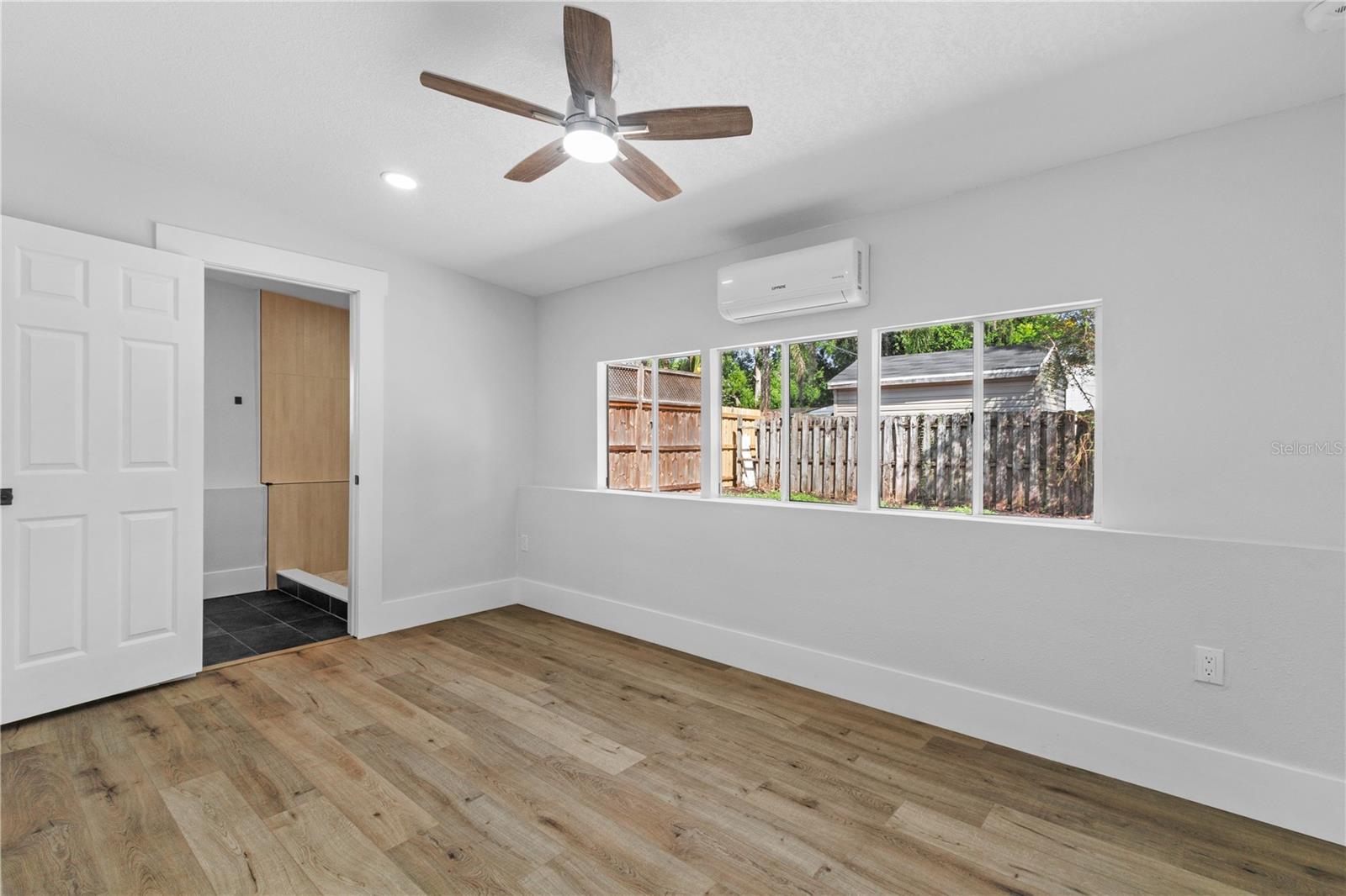 910 E NORTH BAY ST — photo 30
