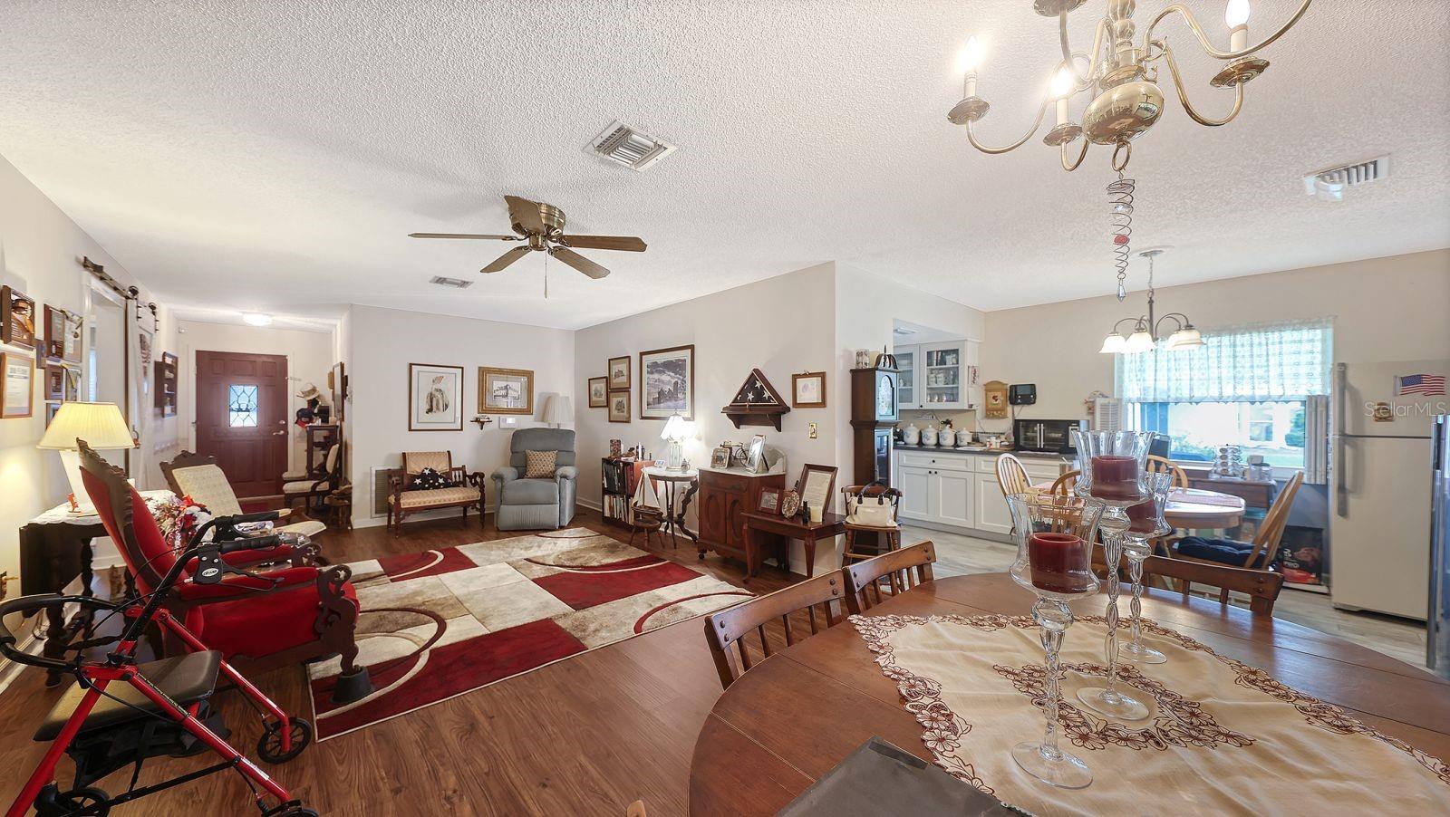 3802 CHINABERRY RD — photo 3