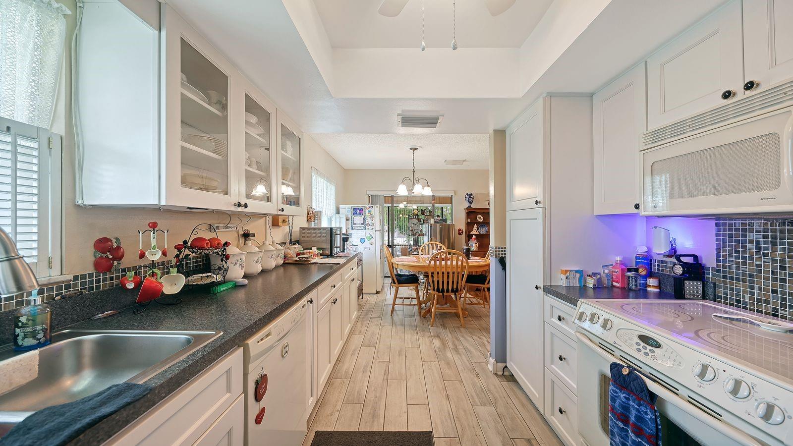 3802 CHINABERRY RD — photo 11
