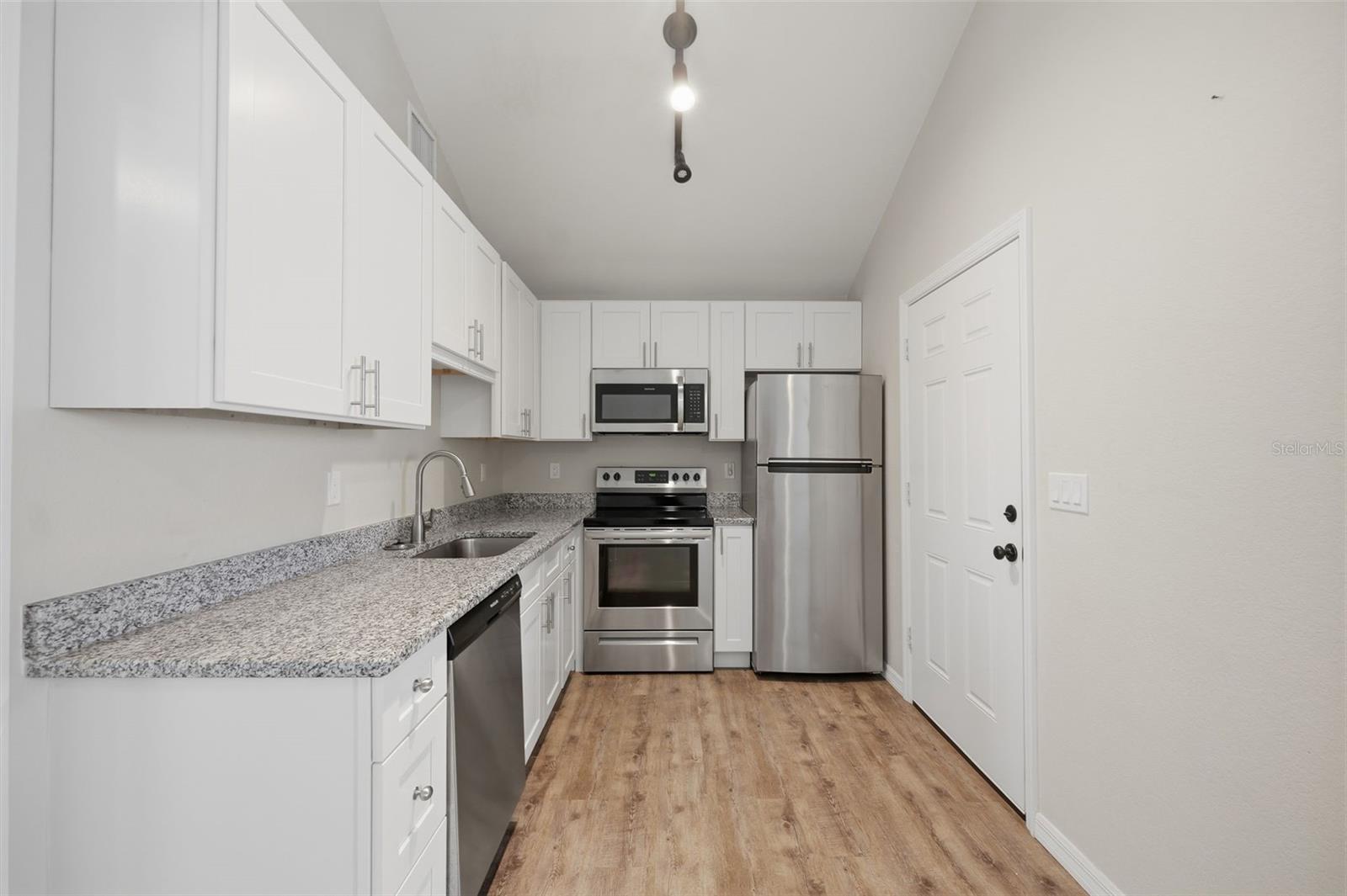1264 PIERCE ST — photo 39