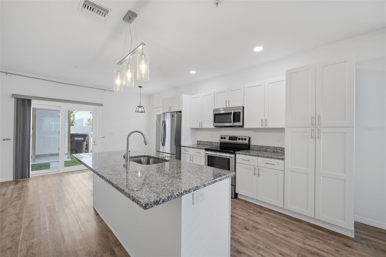 1264 PIERCE ST — photo 9