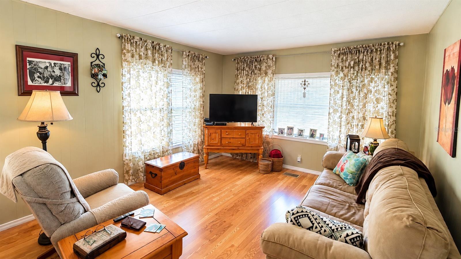 3517 TIKI DR — photo 9