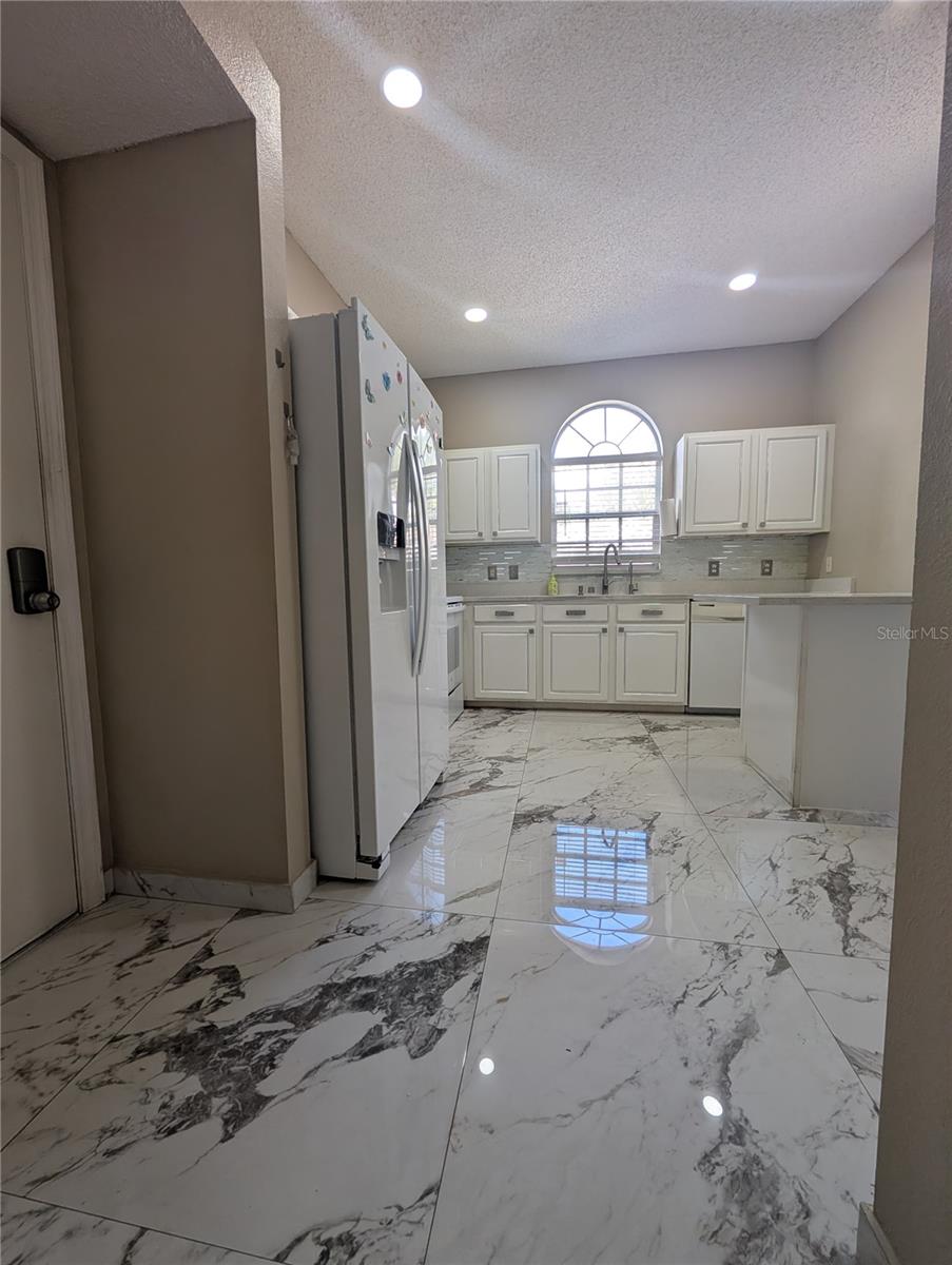 4321 DEERMONT CIR — photo 9