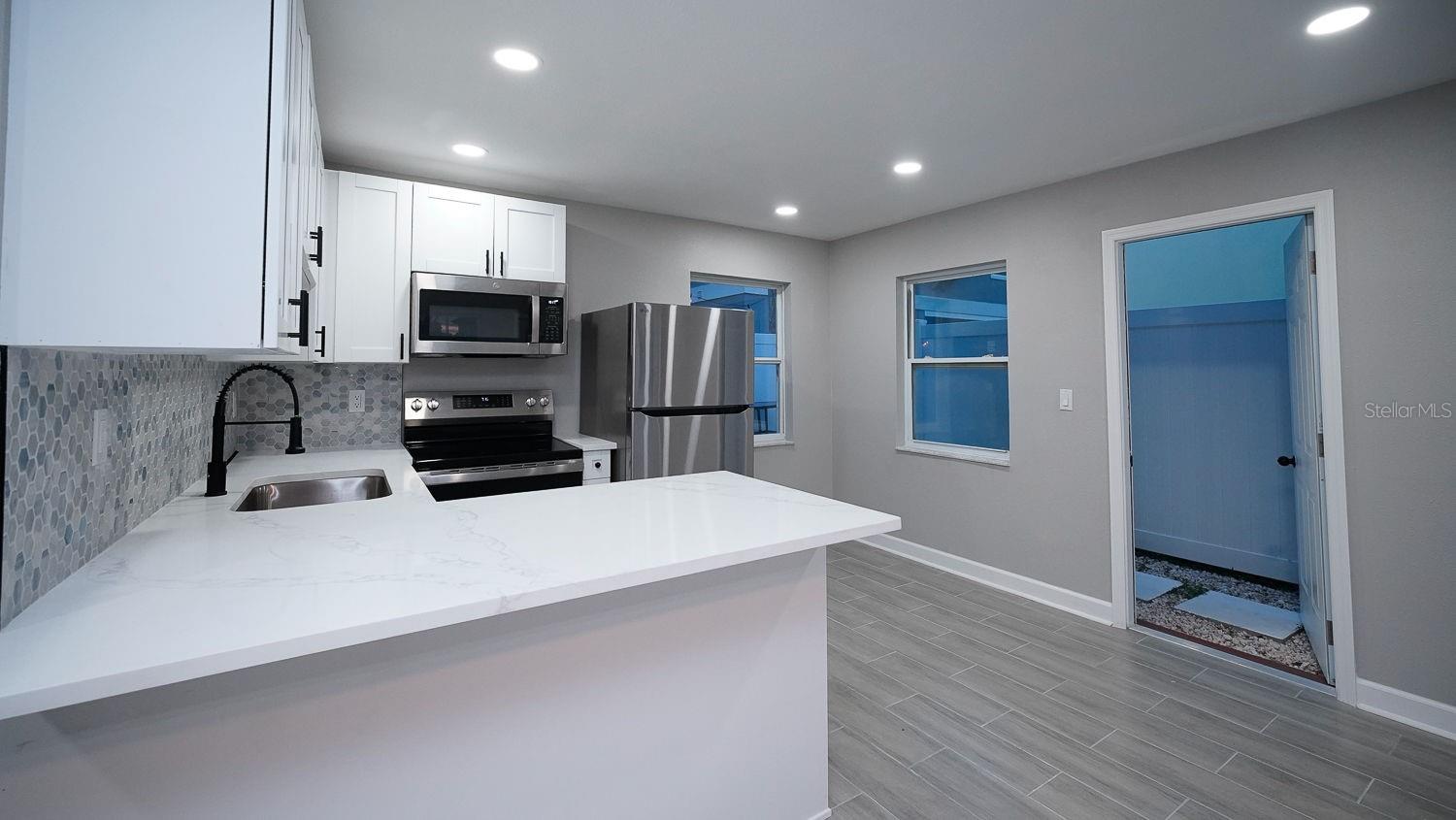 14906 N BAYSHORE DR — photo 17