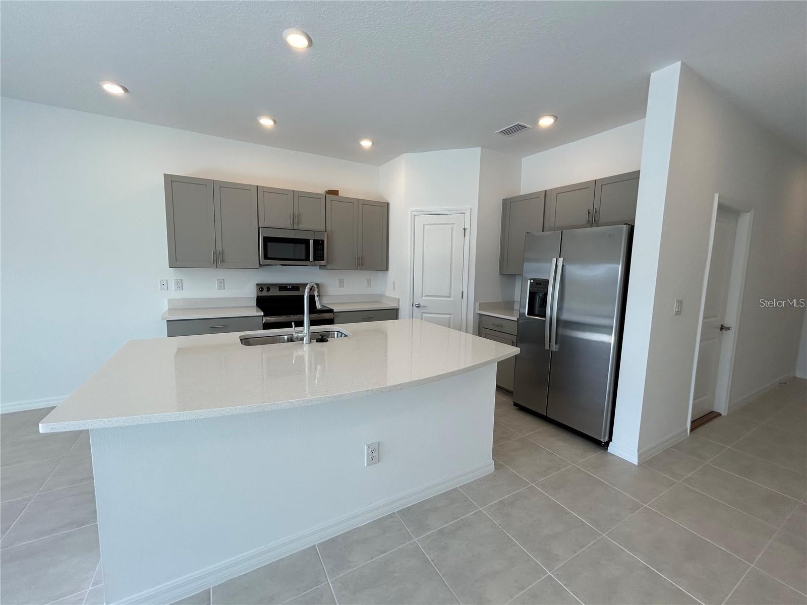 2287 PARAVANE WAY — photo 3